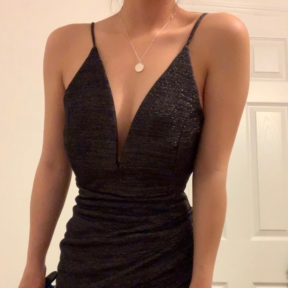 BNWT black plunge V dress - Picture 2 of 3